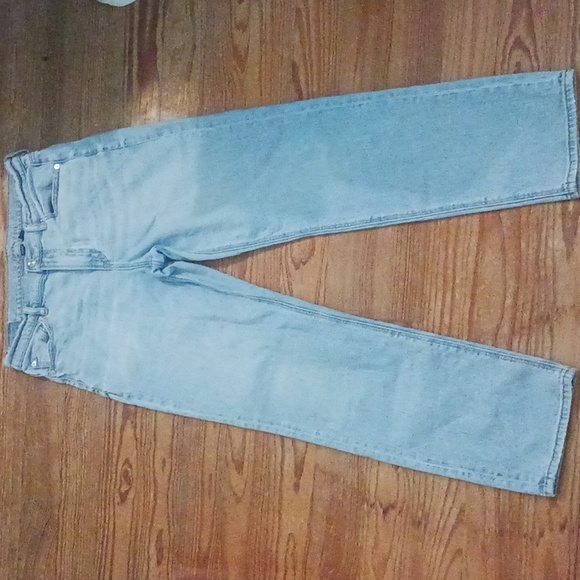 American Eagle Outfitters Denim - American Eagle Outfitters Super High Rise Straight Jeans - Light Blue | Size 10